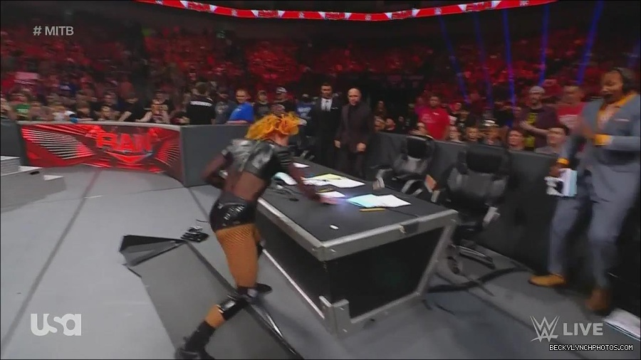 WWE_Monday_Night_Raw_2022_06_20_720p_HDTV_x264-NWCHD_mp4_007508274.jpg