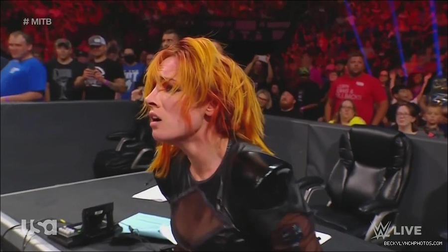 WWE_Monday_Night_Raw_2022_06_20_720p_HDTV_x264-NWCHD_mp4_007512679.jpg