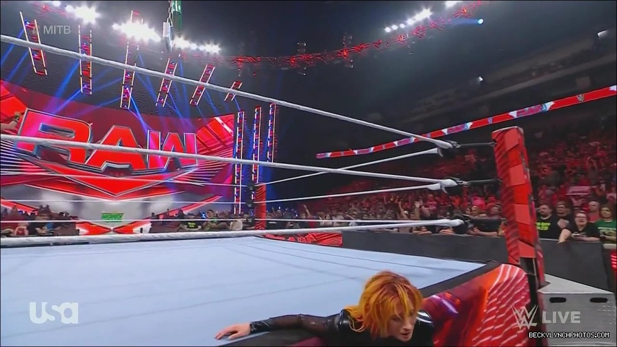 WWE_Monday_Night_Raw_2022_06_20_720p_HDTV_x264-NWCHD_mp4_007524290.jpg