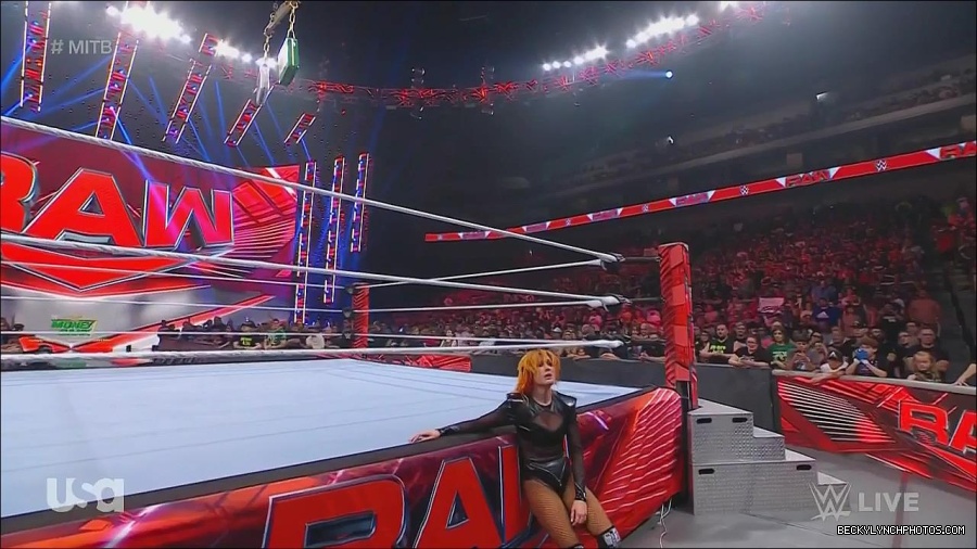 WWE_Monday_Night_Raw_2022_06_20_720p_HDTV_x264-NWCHD_mp4_007527093.jpg