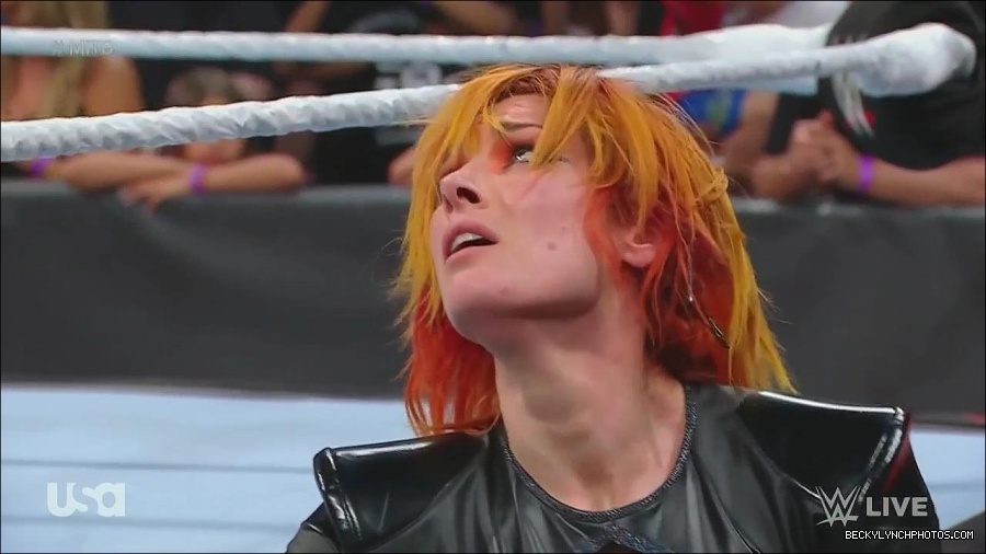 WWE_Monday_Night_Raw_2022_06_20_720p_HDTV_x264-NWCHD_mp4_007528695.jpg