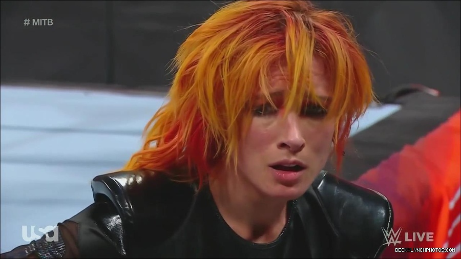 WWE_Monday_Night_Raw_2022_06_20_720p_HDTV_x264-NWCHD_mp4_007531498.jpg