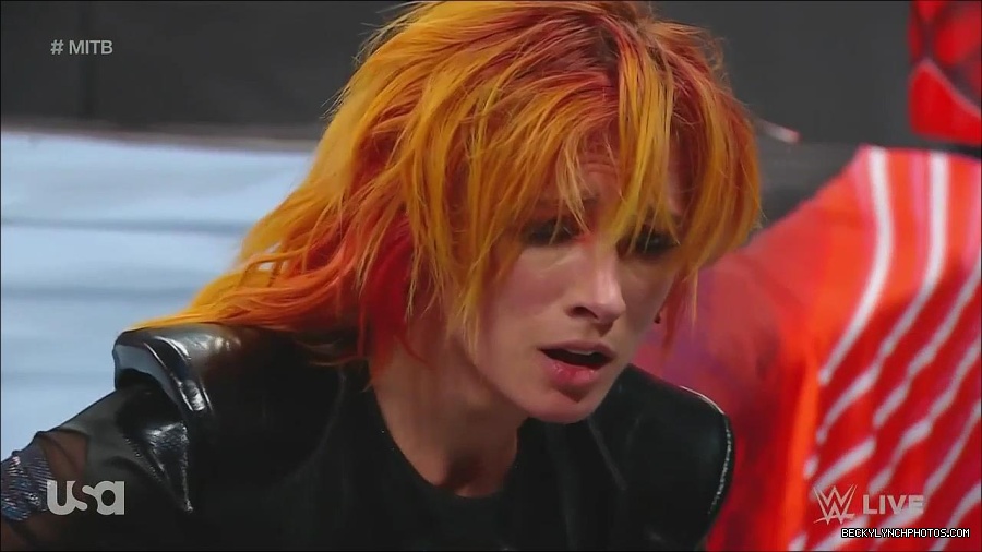 WWE_Monday_Night_Raw_2022_06_20_720p_HDTV_x264-NWCHD_mp4_007532298.jpg