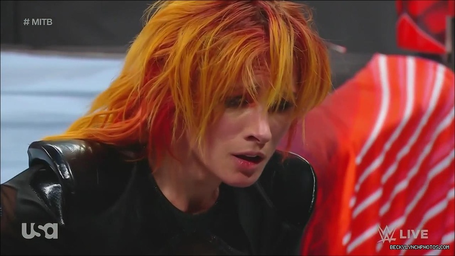 WWE_Monday_Night_Raw_2022_06_20_720p_HDTV_x264-NWCHD_mp4_007532699.jpg