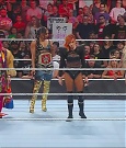WWE_Monday_Night_Raw_2022_06_20_720p_HDTV_x264-NWCHD_mp4_000499532.jpg