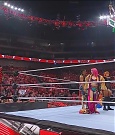 WWE_Monday_Night_Raw_2022_06_20_720p_HDTV_x264-NWCHD_mp4_000538371.jpg