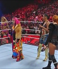 WWE_Monday_Night_Raw_2022_06_20_720p_HDTV_x264-NWCHD_mp4_000540373.jpg