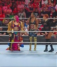 WWE_Monday_Night_Raw_2022_06_20_720p_HDTV_x264-NWCHD_mp4_000572004.jpg