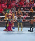 WWE_Monday_Night_Raw_2022_06_20_720p_HDTV_x264-NWCHD_mp4_000572805.jpg