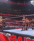 WWE_Monday_Night_Raw_2022_06_20_720p_HDTV_x264-NWCHD_mp4_000622254.jpg