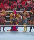 WWE_Monday_Night_Raw_2022_06_20_720p_HDTV_x264-NWCHD_mp4_000638671.jpg