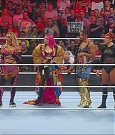 WWE_Monday_Night_Raw_2022_06_20_720p_HDTV_x264-NWCHD_mp4_000639071.jpg