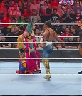 WWE_Monday_Night_Raw_2022_06_20_720p_HDTV_x264-NWCHD_mp4_000671504.jpg