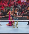 WWE_Monday_Night_Raw_2022_06_20_720p_HDTV_x264-NWCHD_mp4_000675508.jpg