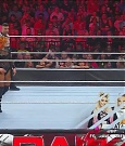 WWE_Monday_Night_Raw_2022_06_20_720p_HDTV_x264-NWCHD_mp4_000972338.jpg