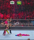 WWE_Monday_Night_Raw_2022_06_20_720p_HDTV_x264-NWCHD_mp4_006918618.jpg