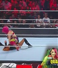 WWE_Monday_Night_Raw_2022_06_20_720p_HDTV_x264-NWCHD_mp4_006929429.jpg