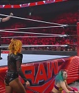 WWE_Monday_Night_Raw_2022_06_20_720p_HDTV_x264-NWCHD_mp4_007003903.jpg