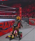 WWE_Monday_Night_Raw_2022_06_20_720p_HDTV_x264-NWCHD_mp4_007005505.jpg