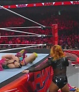 WWE_Monday_Night_Raw_2022_06_20_720p_HDTV_x264-NWCHD_mp4_007009108.jpg