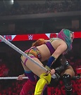 WWE_Monday_Night_Raw_2022_06_20_720p_HDTV_x264-NWCHD_mp4_007067166.jpg