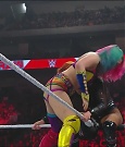 WWE_Monday_Night_Raw_2022_06_20_720p_HDTV_x264-NWCHD_mp4_007067967.jpg