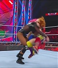 WWE_Monday_Night_Raw_2022_06_20_720p_HDTV_x264-NWCHD_mp4_007170337.jpg