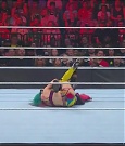 WWE_Monday_Night_Raw_2022_06_20_720p_HDTV_x264-NWCHD_mp4_007171138.jpg