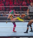 WWE_Monday_Night_Raw_2022_06_20_720p_HDTV_x264-NWCHD_mp4_007200367.jpg
