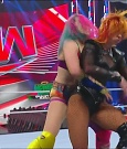 WWE_Monday_Night_Raw_2022_06_20_720p_HDTV_x264-NWCHD_mp4_007205572.jpg
