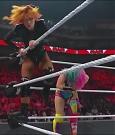 WWE_Monday_Night_Raw_2022_06_20_720p_HDTV_x264-NWCHD_mp4_007310877.jpg
