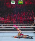 WWE_Monday_Night_Raw_2022_06_20_720p_HDTV_x264-NWCHD_mp4_007333700.jpg