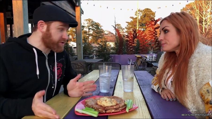 Y2Mate_is_-_Sami_Zayn___Becky_Lynch_debate_WWE_Mixed_Match_Challenge_strategy-lYjodl0RAns-720p-1655991488516_mp4_000006700.jpg