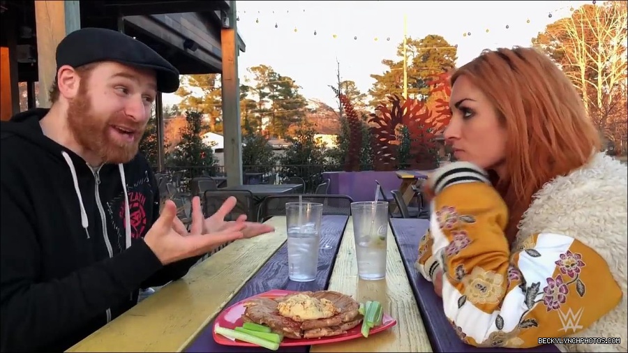Y2Mate_is_-_Sami_Zayn___Becky_Lynch_debate_WWE_Mixed_Match_Challenge_strategy-lYjodl0RAns-720p-1655991488516_mp4_000033100.jpg