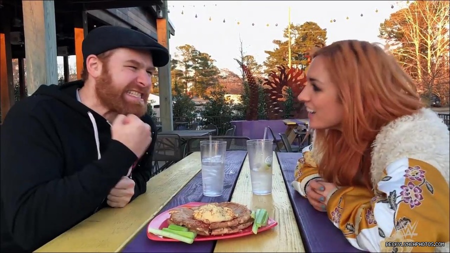 Y2Mate_is_-_Sami_Zayn___Becky_Lynch_debate_WWE_Mixed_Match_Challenge_strategy-lYjodl0RAns-720p-1655991488516_mp4_000045100.jpg