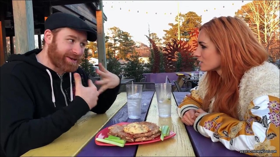Y2Mate_is_-_Sami_Zayn___Becky_Lynch_debate_WWE_Mixed_Match_Challenge_strategy-lYjodl0RAns-720p-1655991488516_mp4_000055900.jpg