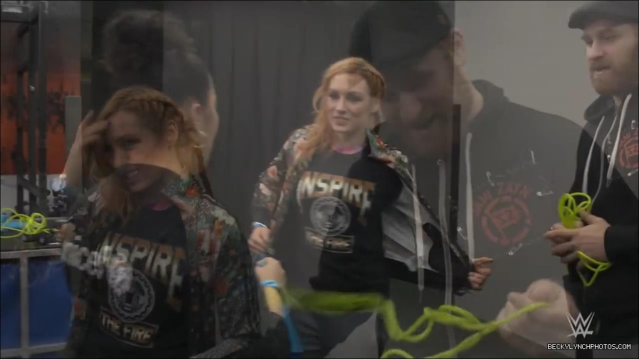 Y2Mate_is_-_Becky_Lynch_celebrates_her_birthday_with_Sami_Zayn_and_their_Mixed_Match_Challenge_charity_UNICEF-JBxP9HuiiLc-720p-1655991830238_mp4_000141400.jpg