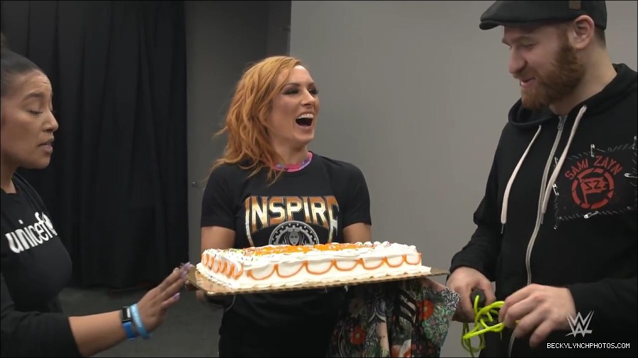Y2Mate_is_-_Becky_Lynch_celebrates_her_birthday_with_Sami_Zayn_and_their_Mixed_Match_Challenge_charity_UNICEF-JBxP9HuiiLc-720p-1655991830238_mp4_000169800.jpg