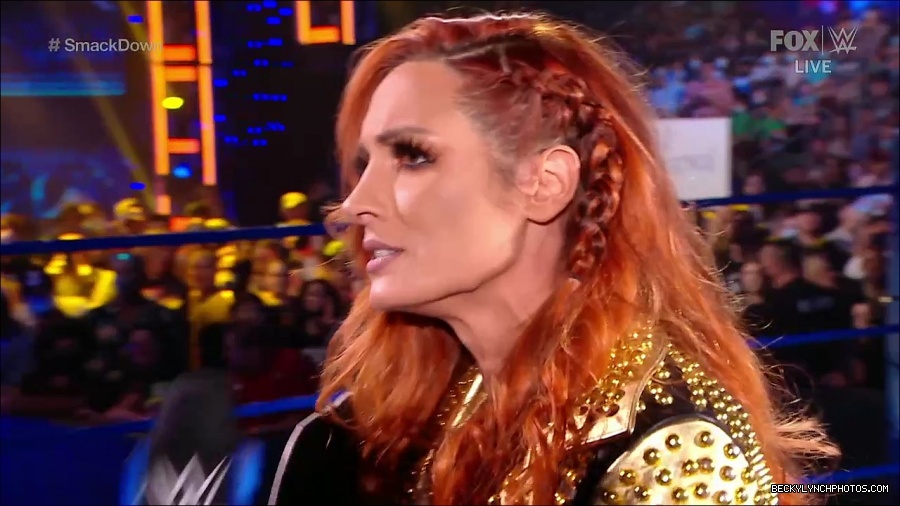 WWE_SmackDown_2021_08_27_720p_WEB_h264-HEEL_mp4_000299065.jpg