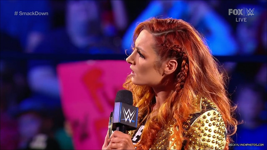 WWE_SmackDown_2021_08_27_720p_WEB_h264-HEEL_mp4_000315064.jpg