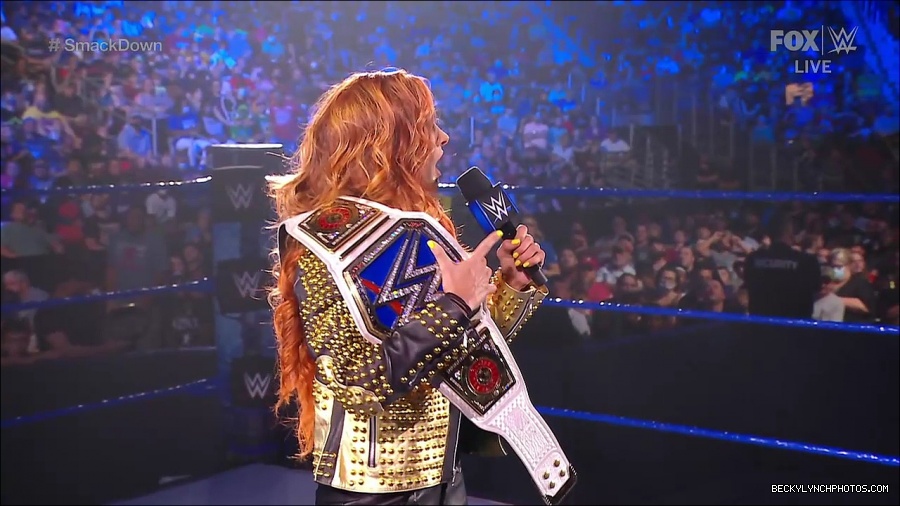 WWE_SmackDown_2021_08_27_720p_WEB_h264-HEEL_mp4_000319635.jpg