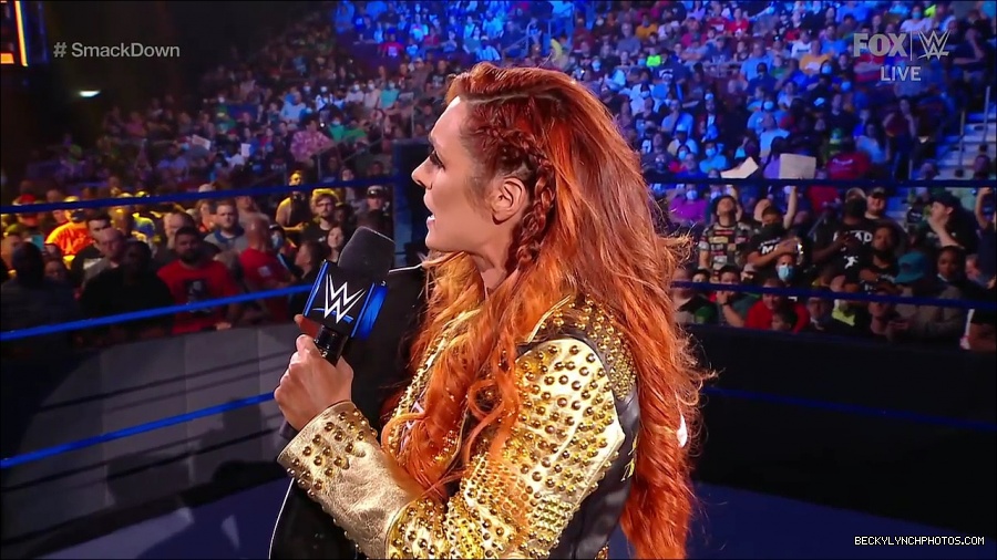 WWE_SmackDown_2021_08_27_720p_WEB_h264-HEEL_mp4_000323189.jpg