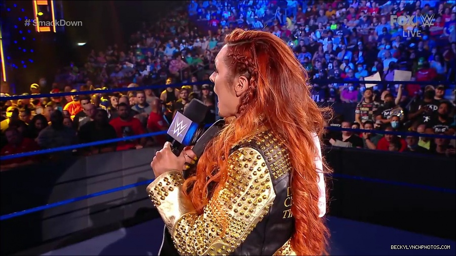 WWE_SmackDown_2021_08_27_720p_WEB_h264-HEEL_mp4_000323823.jpg
