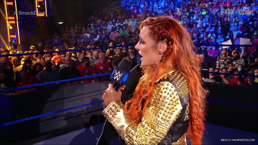 WWE_SmackDown_2021_08_27_720p_WEB_h264-HEEL_mp4_000324540.jpg