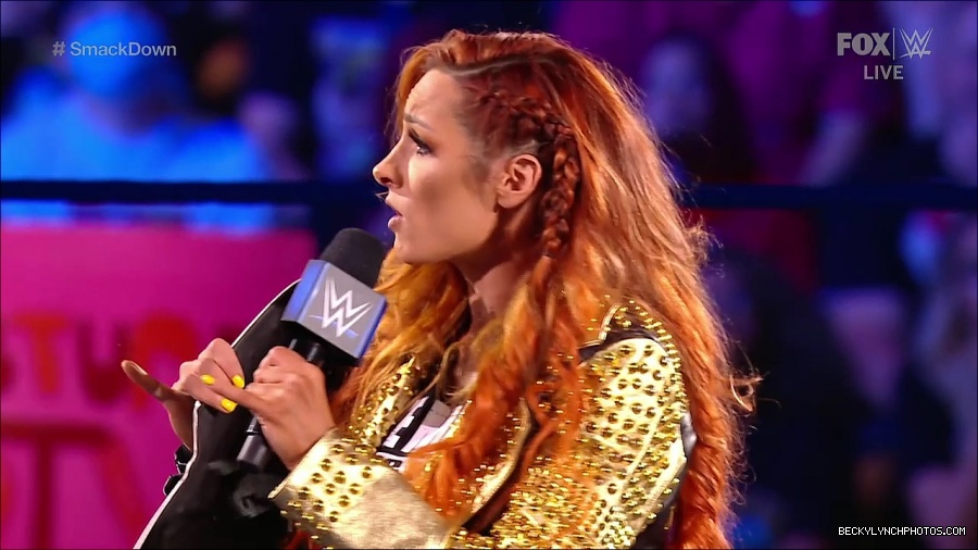 WWE_SmackDown_2021_08_27_720p_WEB_h264-HEEL_mp4_000328328.jpg
