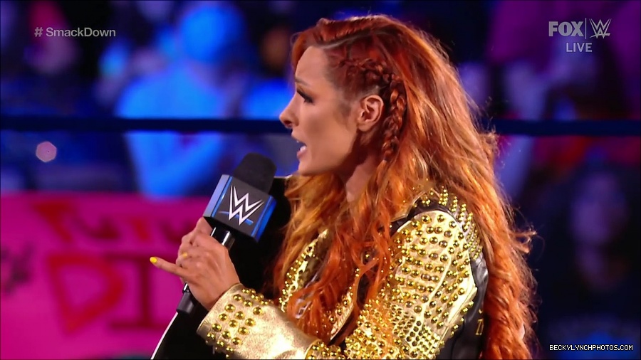 WWE_SmackDown_2021_08_27_720p_WEB_h264-HEEL_mp4_000329579.jpg