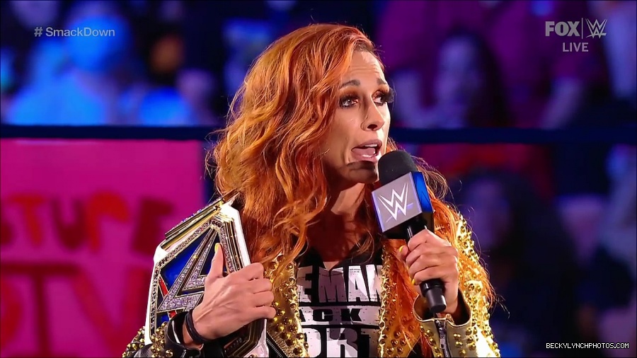 WWE_SmackDown_2021_08_27_720p_WEB_h264-HEEL_mp4_000332382.jpg