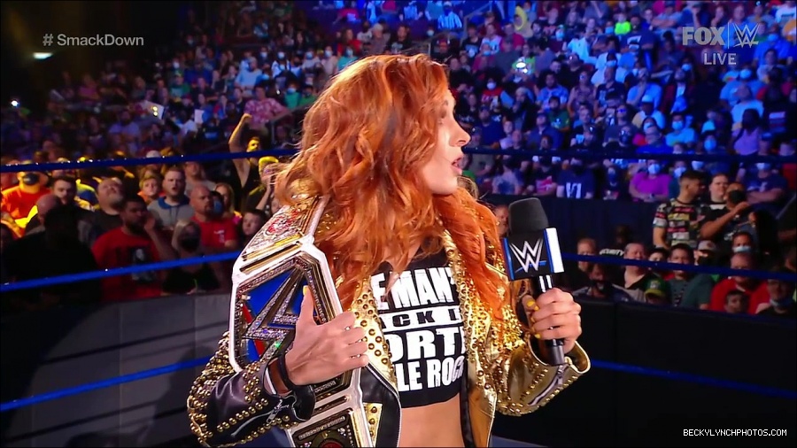 WWE_SmackDown_2021_08_27_720p_WEB_h264-HEEL_mp4_000336819.jpg