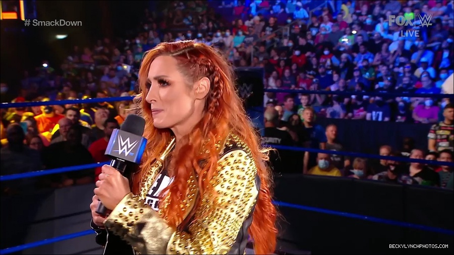 WWE_SmackDown_2021_08_27_720p_WEB_h264-HEEL_mp4_000337887.jpg
