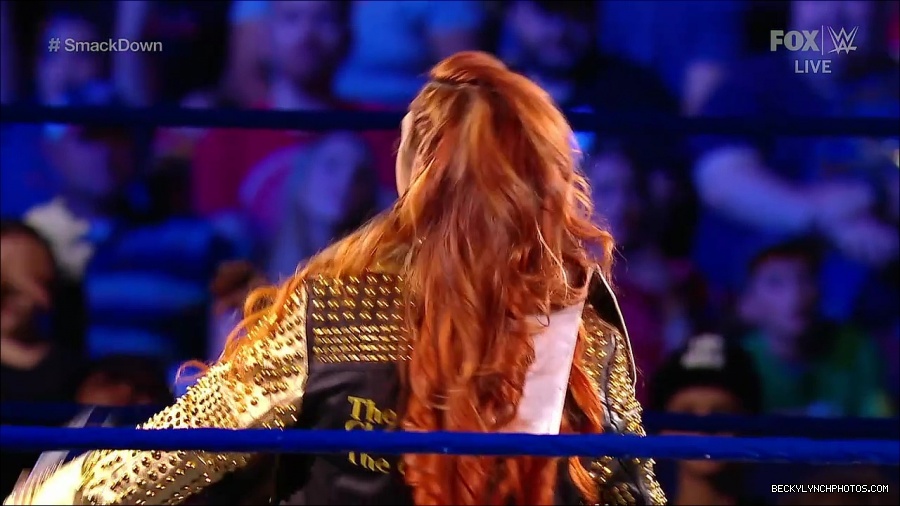 WWE_SmackDown_2021_08_27_720p_WEB_h264-HEEL_mp4_000341257.jpg